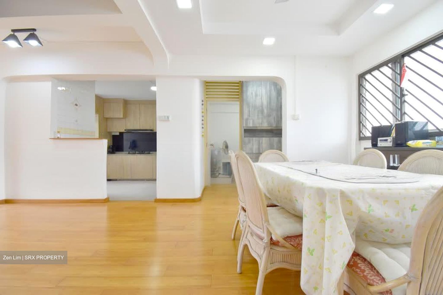 Blk 705 Hougang Avenue 2 (Hougang), HDB Executive #581972631